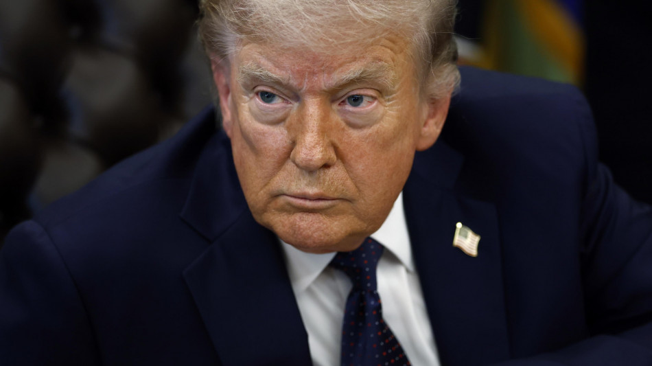  Spari durante il gala dei corrispondenti in Usa, Trump portato fuori 