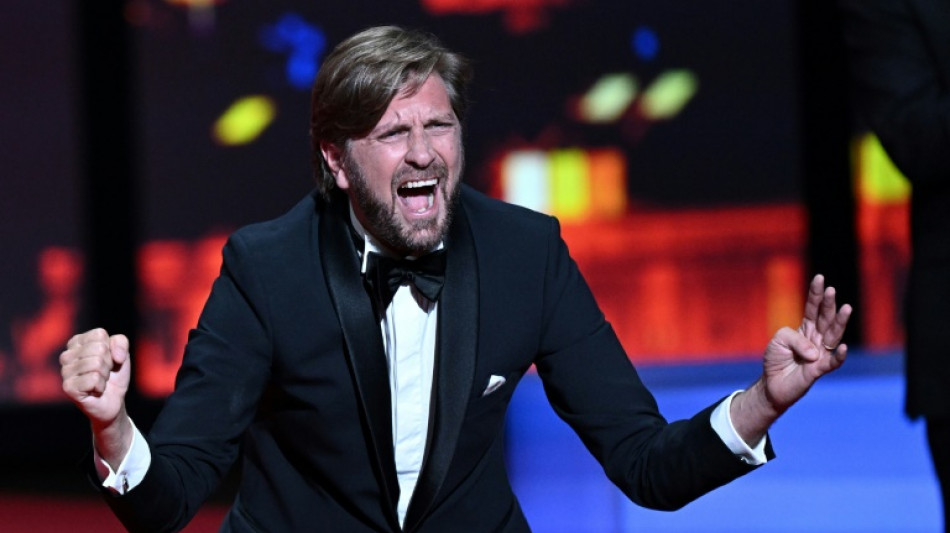 Satire "Triangle of Sadness" gewinnt Goldene Palme bei Filmfestival in Cannes