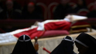 Trauerfeier für verstorbenen Papst Benedikt XVI. auf dem Petersplatz
