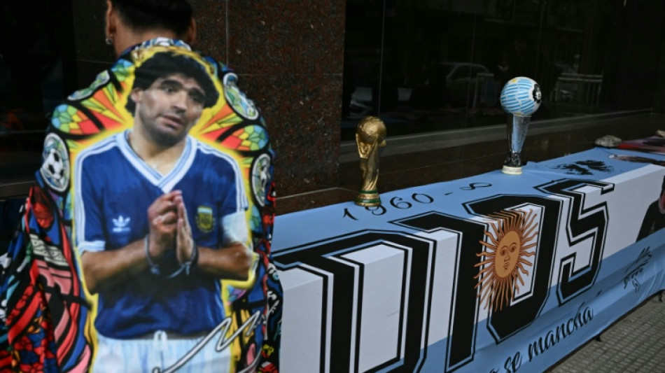  Mort de Maradona : la d&eacute;fense plaide l'innocence du m&eacute;decin accus&eacute; principal, "bouc &eacute;missaire" 