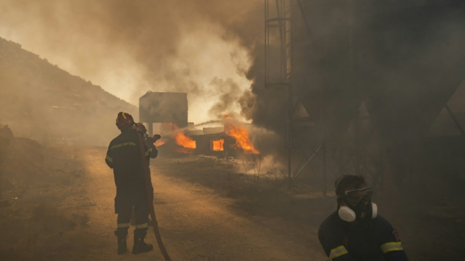  Erneut Waldbrand nahe Athen ausgebrochen - Waldbrand in S&uuml;dfrankreich unter Kontrolle 