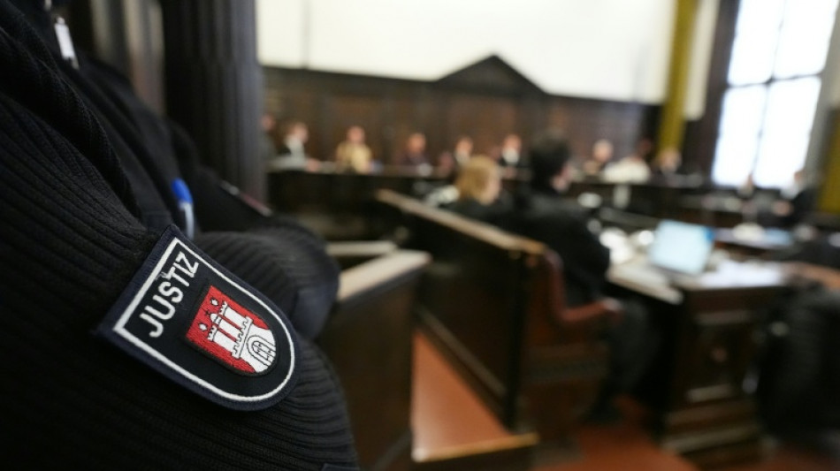  M&auml;dchen zu Selbstverletzung gen&ouml;tigt und M&auml;nner attackiert: Jugendstrafe in Hamburg 