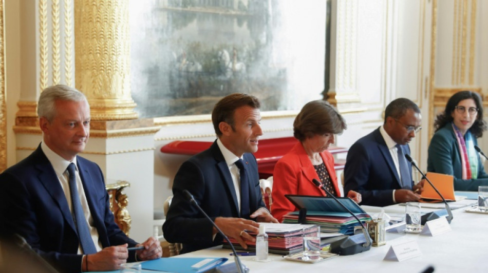 Macron stimmt Franzosen auf schwierige Zeiten ein