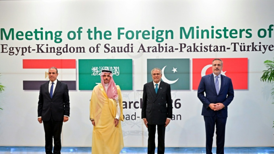 Pakistan hosts Saudi, Turkey, Egypt for talks on Mideast war
