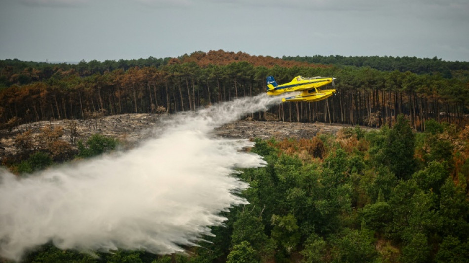  Face au m&eacute;gafeu "contenu" en Gironde, les pompiers travaillent &agrave; consolider "l'espoir" 