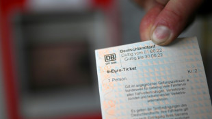 Lindner lehnt Verl&auml;ngerung des Neun-Euro-Tickets weiter ab