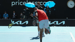 Open d'Australie: Kyrgios casse sa raquette, insulte le public et atteint la finale en double