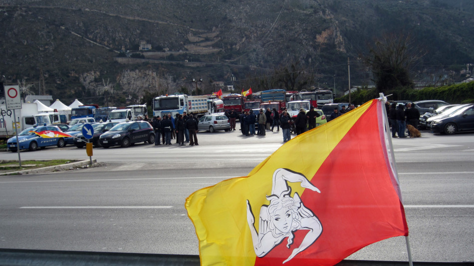  Comitato autotrasportatori Sicilia revoca il fermo 