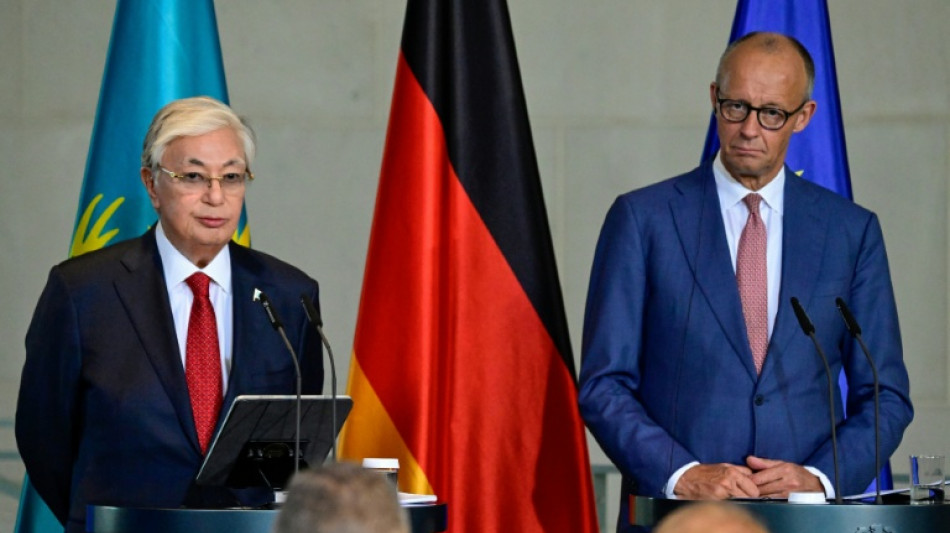  Kasachstans Pr&auml;sident preist bei Besuch in Berlin "exzellente" Beziehungen zu Putin 