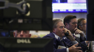 Wall Street termine en baisse, s'inqui&egrave;te de niveaux de valorisation trop &eacute;lev&eacute;s
