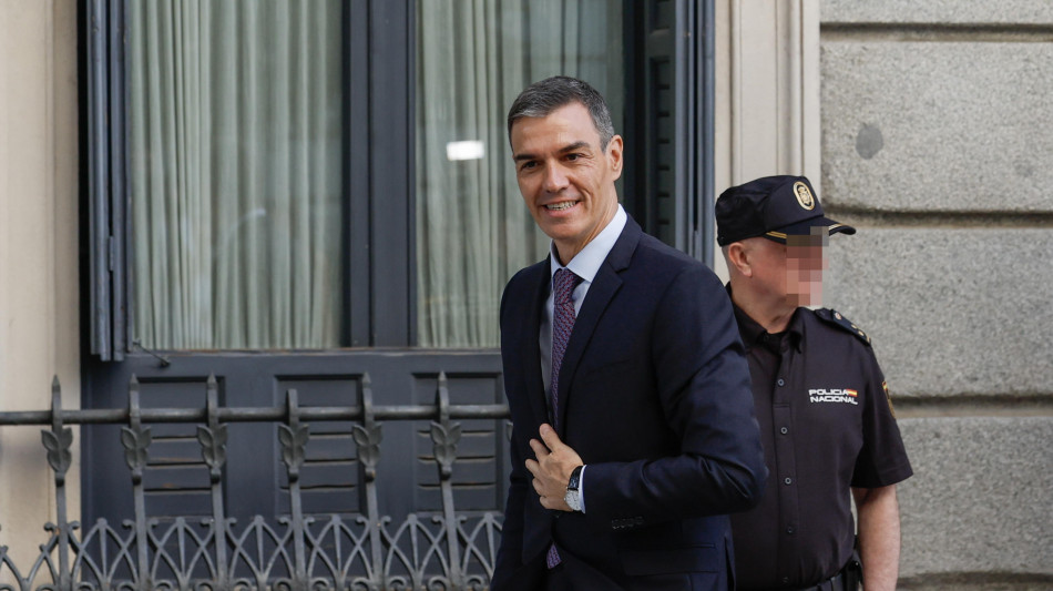 Sanchez, 'ho pensato di dimettermi ma non mi arrendo'