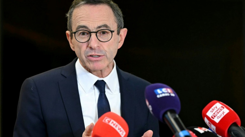 Immigration 2024: titres de s&eacute;jour et expulsions en hausse, demandes d'asile en baisse