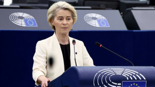 La jefa de la Comisión Europea criticó moción de censura como opción de extremistas