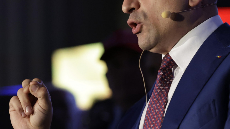 Simion ammette la sconfitta alle presidenziali in Romania