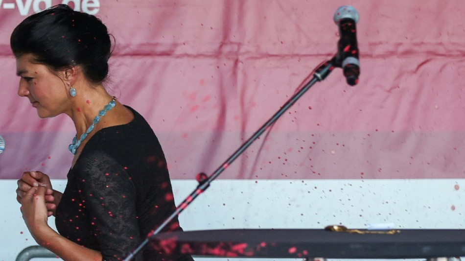 BSW-Chefin Wagenknecht in Th&uuml;ringer Wahlkampf mit roter Farbe attackiert