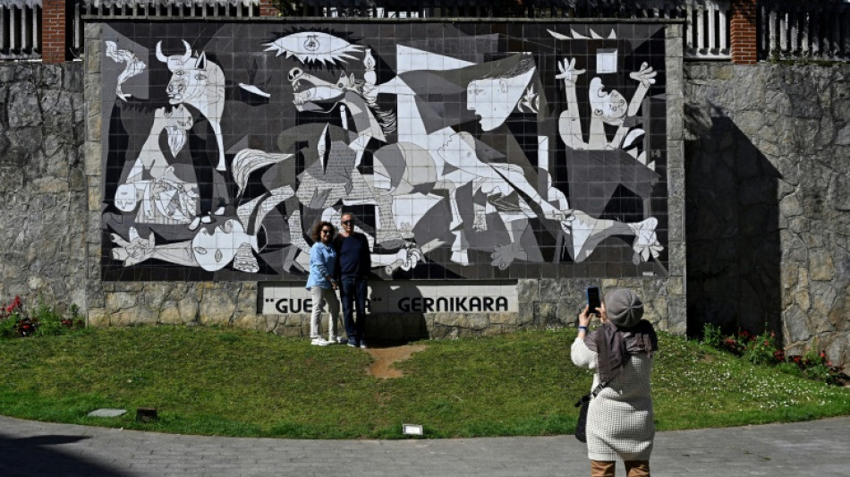  'Guernica', de Pablo Picasso, gera batalha pol&iacute;tica na Espanha 