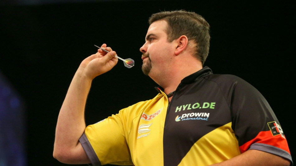 Deutsche Tageszeitung DartsWM Clemens gewinnt Thriller und steht im