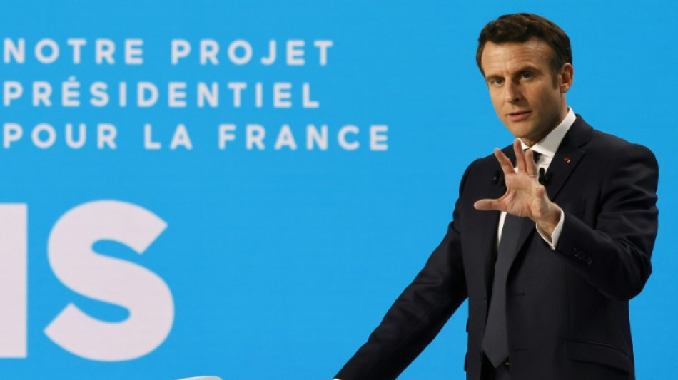 Pr&eacute;sidentielle: le candidat Macron veut une France "plus ind&eacute;pendante"  face au "retour des crises"