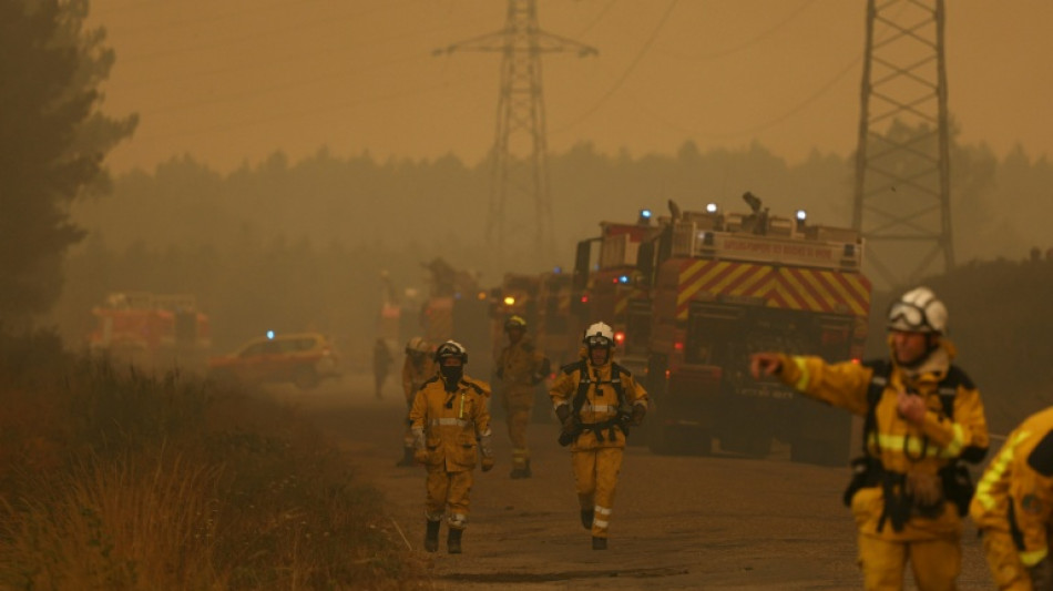  Plus de 325.000 r&eacute;fugi&eacute;s du feu en France et Espagne, les flammes &agrave; 15 km de la m&eacute;tropole bordelaise 