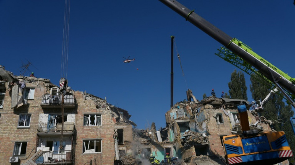 Selenskyj: acht Menschen nach russischen Angriffen auf Kiew vermisst