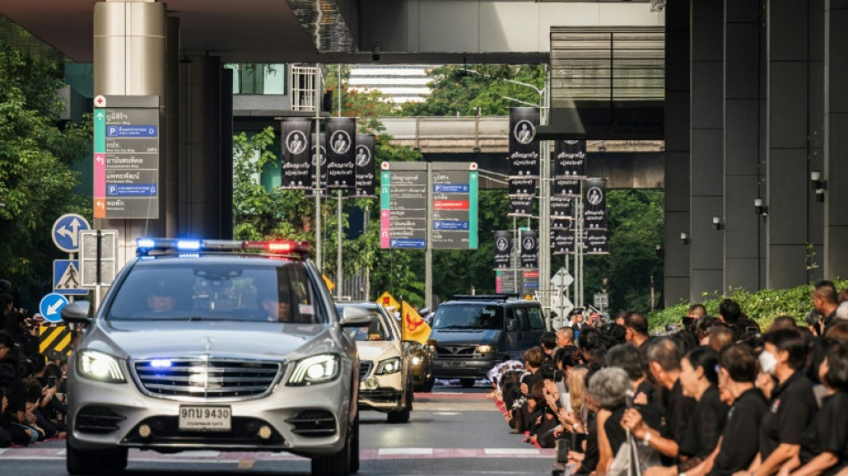  Tausende Thail&auml;nder erweisen verstorbener Prinzessin Bha in Bangkok die letzte Ehre 