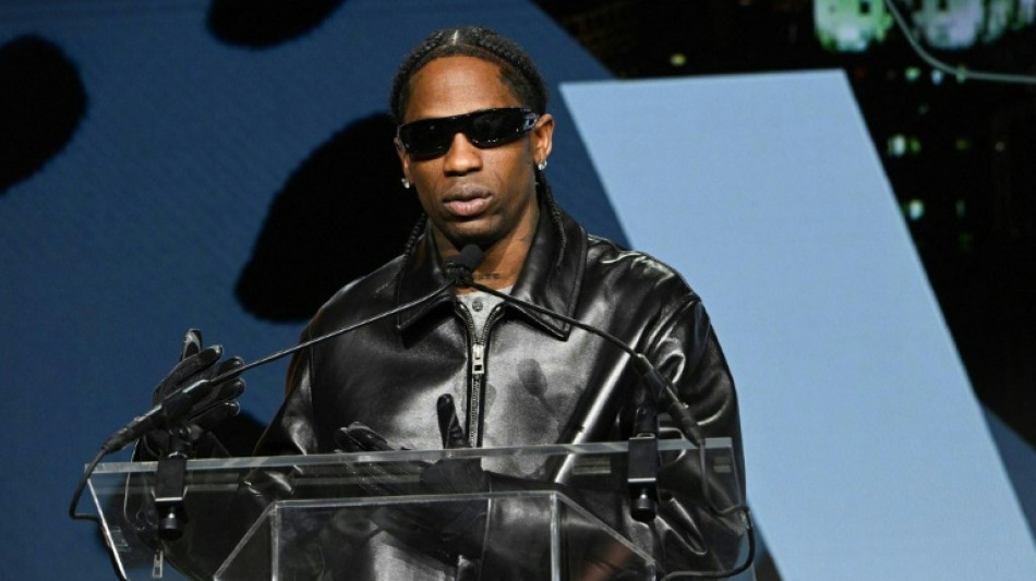  Nur 20 Minuten aufgetreten: Fans in Istanbul pfeiffen US-Rapper Travis Scott aus 