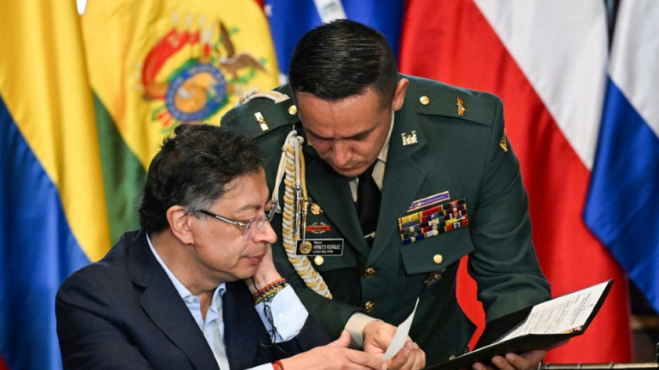 Presidente de Colombia ordena a la Armada detener barcos que lleven carbón a Israel