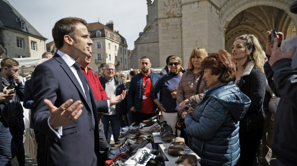 Macron &agrave; l'&eacute;coute de la "col&egrave;re" des Fran&ccedil;ais dans le Jura