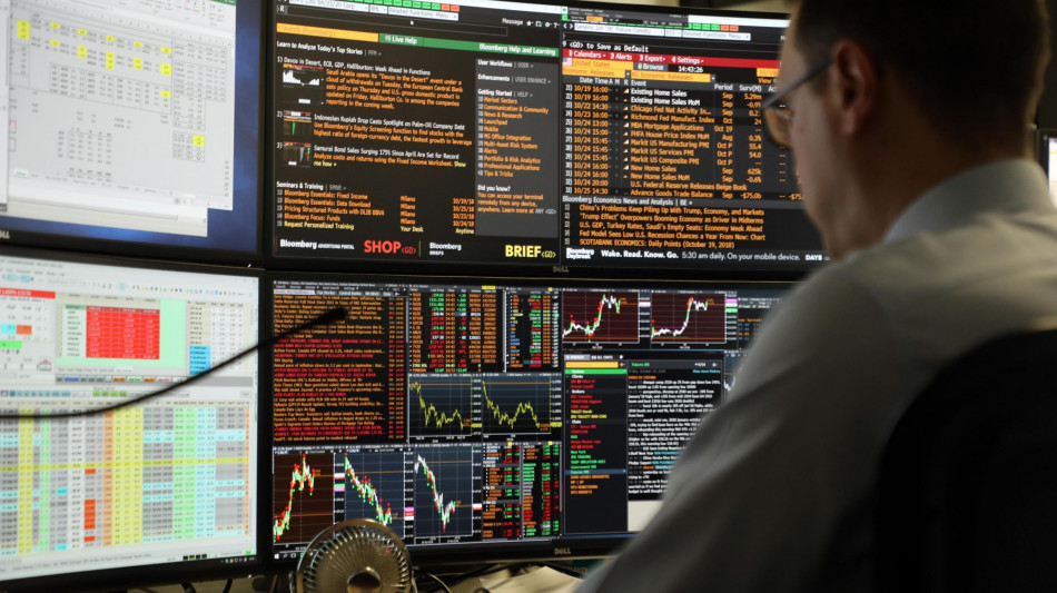  Lo spread tra Btp e Bund in avvio &egrave; in calo a 105,6 punti base 