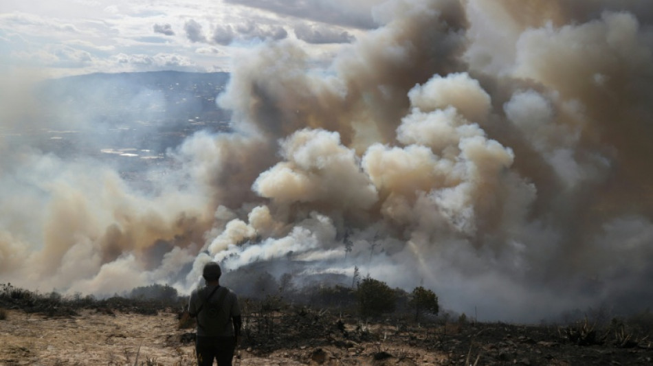  Inc&ecirc;ndio em joia do turismo colombiano &eacute; parcialmente controlado 