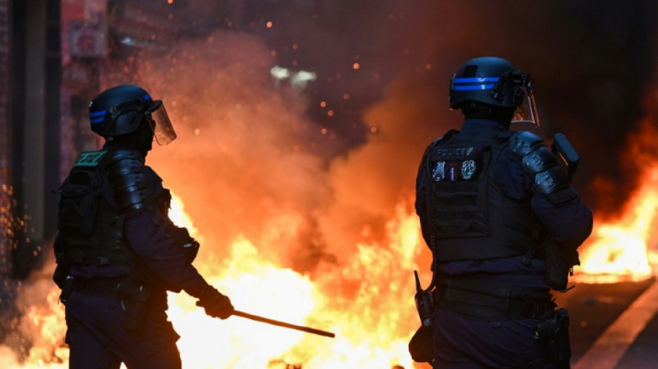  Nach Gewalt bei Protesten: Thailand und Malaysia warnen vor Reisen nach Frankreich 