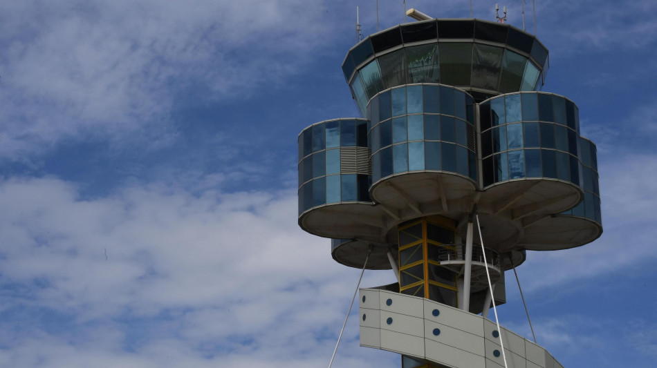  Diversi feriti su un volo in atterraggio a Sydney per una turbolenza 