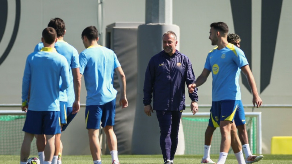  Hansi Flick diz que Barcelona ser&aacute; seu &uacute;ltimo clube 