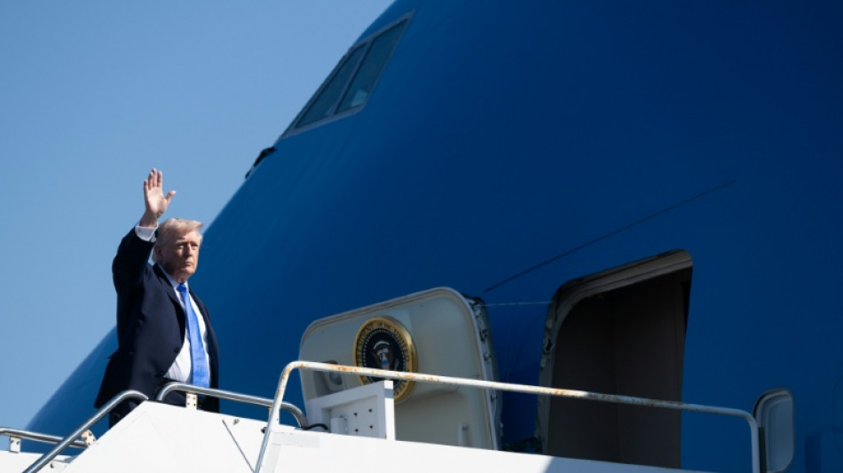  Trump change de ton, &eacute;voque des "n&eacute;gociations" et suspend des frappes envisag&eacute;es 