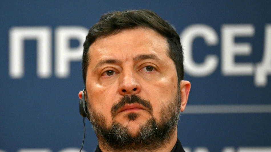  Zelensky rejects rival's call for vote, says would 'split' Ukraine 