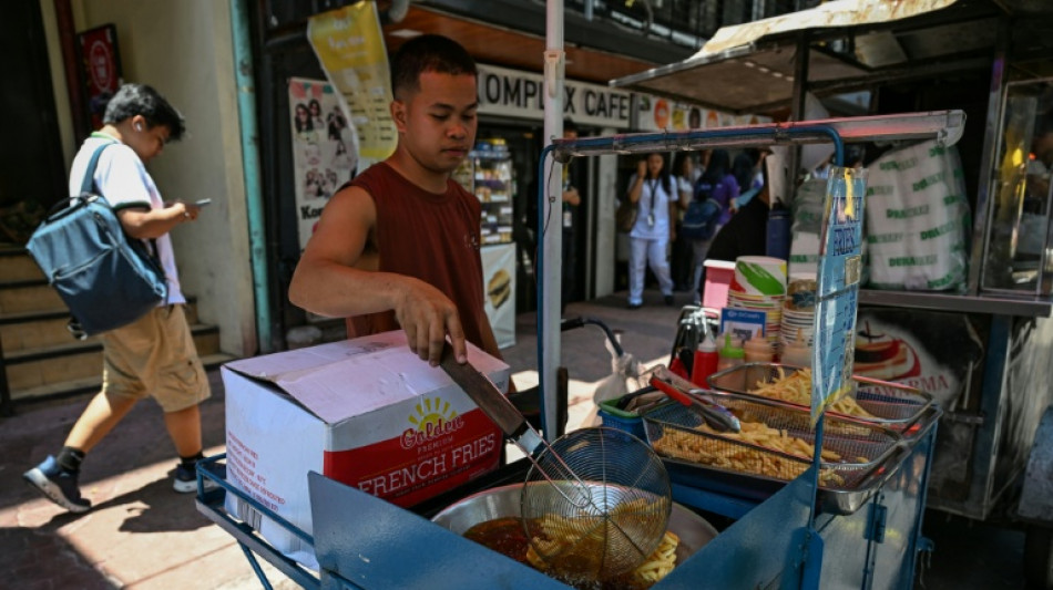  Mideast war takes a bite out of Filipino street food vendors 