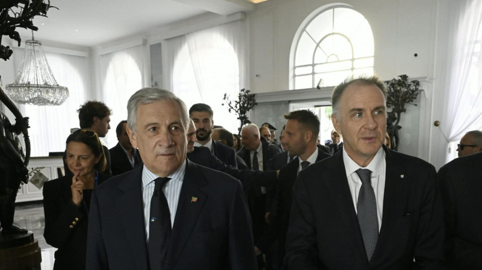  Tajani, 'su contributo banche no ad aggressioni violente, s&igrave; al confronto' 