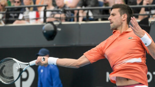 Djokovic mit nächstem Sieg in Adelaide - von Fans gefeiert