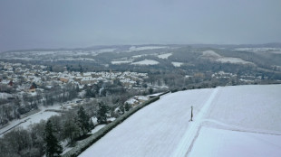 La France affronte neige et verglas, cinq morts sur les routes