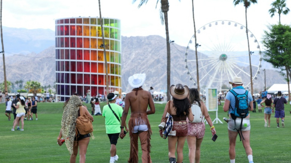  Sabrina Carpenter transporta Coachella a seu 'Sabrinawood' 