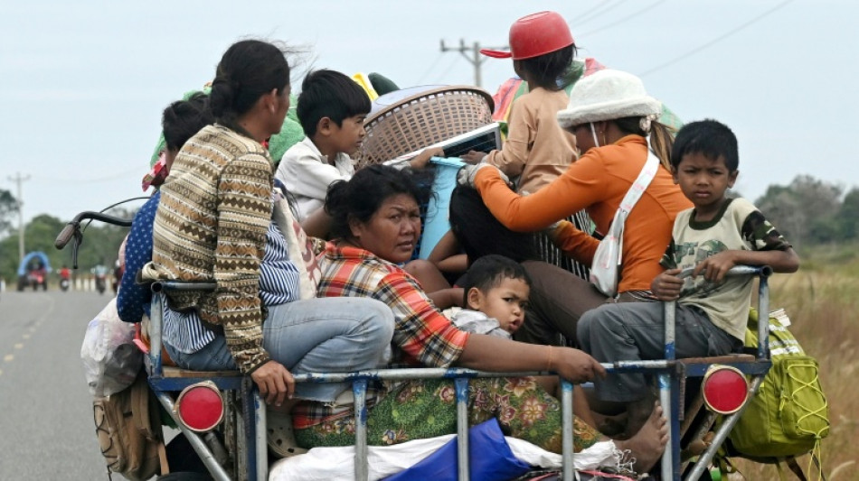  Novos combates na fronteira entre Camboja e Tailândia antes de ligação de Trump 
