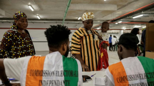Les Ivoiriens votent dans le calme pour la présidentielle, Ouattara grand favori
