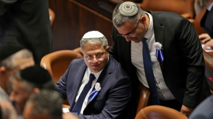 Les d&eacute;put&eacute;s en Isra&euml;l pr&ecirc;tent serment, un Palestinien tue 3 Isra&eacute;liens