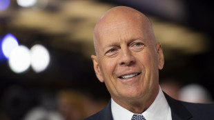 Bruce Willis peggiora, "non pu&ograve; pi&ugrave; camminare"