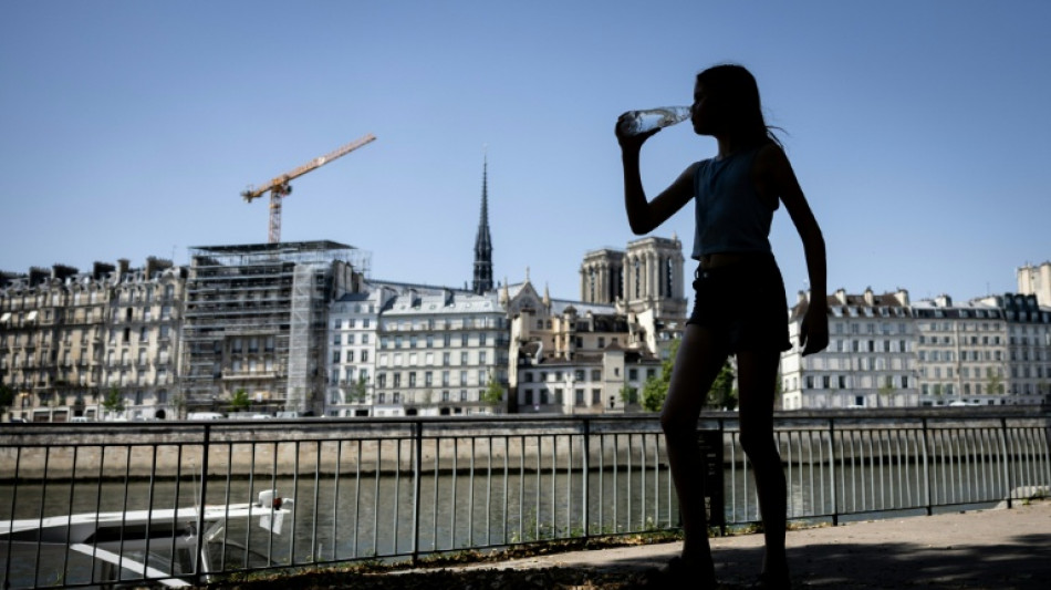 Des &eacute;lus locaux protestent contre le projet gouvernemental de consigne des bouteilles en plastique