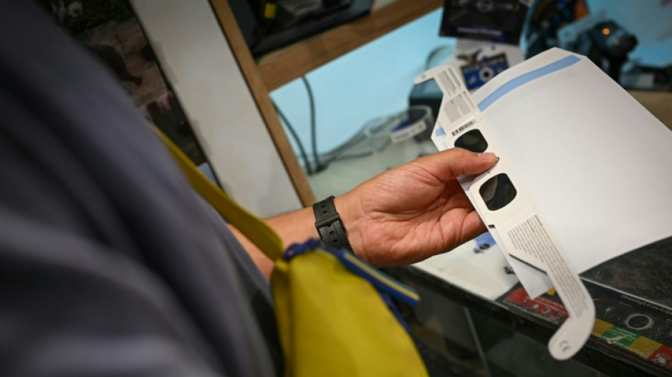  Carrera contrarreloj en Europa para hacerse con lentes para ver el eclipse 