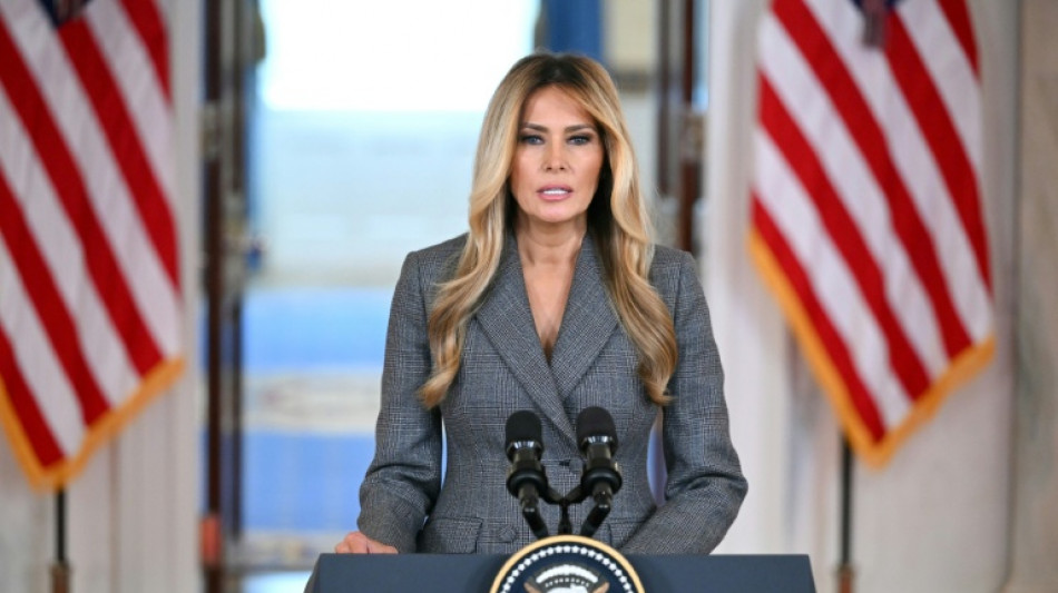  Melania Trump nega rela&ccedil;&atilde;o com abusos de Jeffrey Epstein 