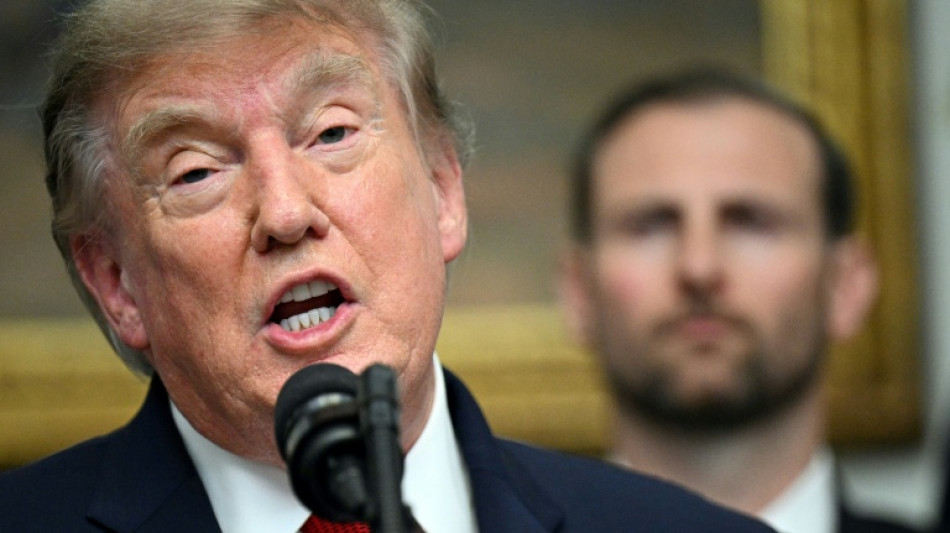  Trump anuncia "guerra econ&ocirc;mica" contra Ir&atilde; e amea&ccedil;a parceiros com repres&aacute;lias 