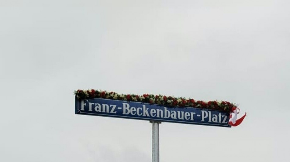 Beckenbauer-Platz in M&uuml;nchen eingeweiht