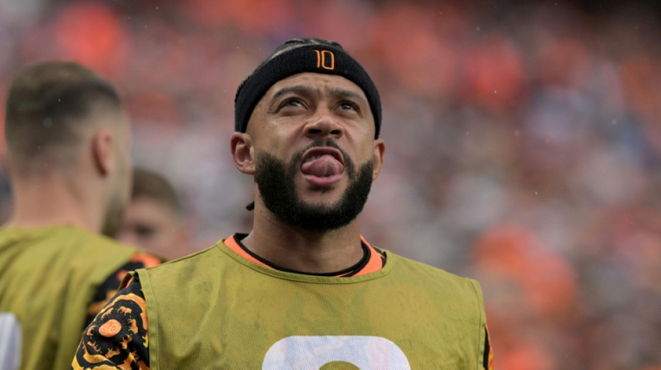  Dutch drop Depay for Germany match in Xavi's first pick 